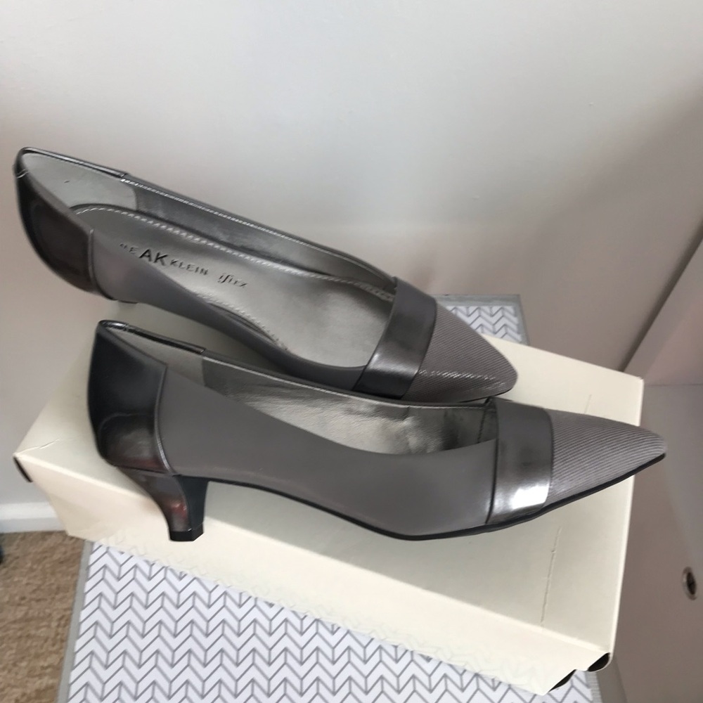 Anne Klein kitten heel shoes